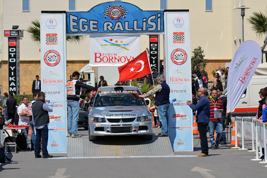 Vedat Diker - Erdal Oral 2014 Ege Rallisi start takında